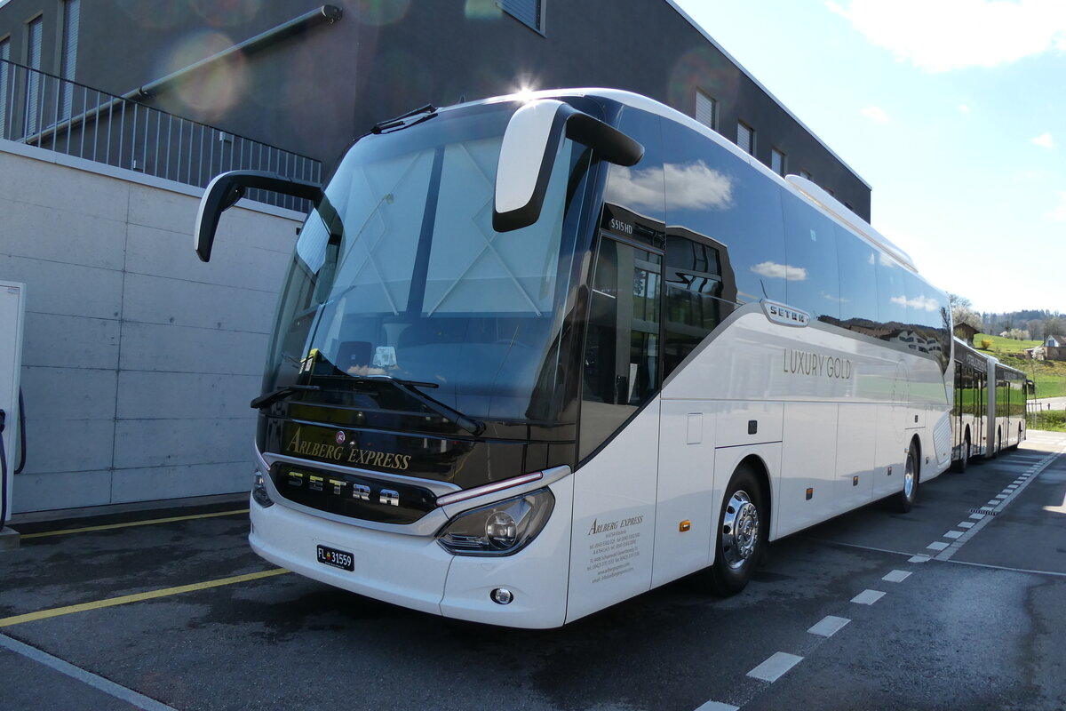 (285'991) - Aus Liechtenstein: Arlberg Express, Schaanwald - FL 31'559 - Setra am 6. April 2026 in Winterthur, Daimler Buses