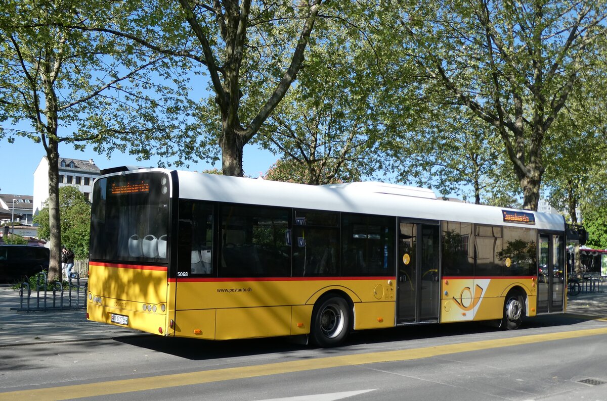 (286'362) - CarPostal Ouest - VD 172'736/PID 5068 - Solaris (ex PostAuto Bern) am 25. April 2026 beim Bahnhof Yverdon