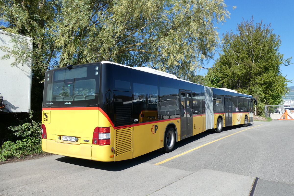 (286'372) - CarPostal Ouest - VD 623'509/PID 10'382 - MAN (ex JU 52'077; ex Nr. 74) am 25. April 2026 in Yverdon, Garage