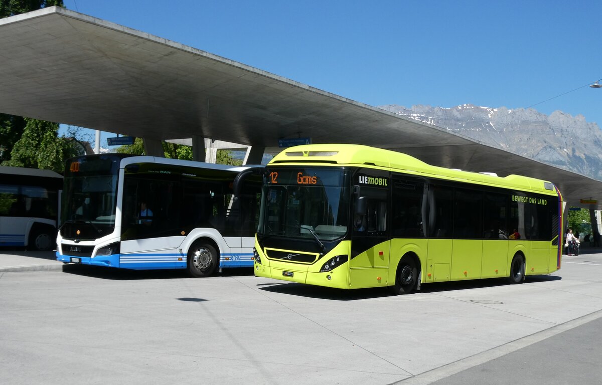 (286'532) - Aus Liechtenstein: BOS PS Anstalt, Vaduz - Nr. 554/FL 40'221 - Volvo (ex PLA Vaduz Nr. 91/PID 11'130) am 30. april 2026 beim Bahnhof Buchs