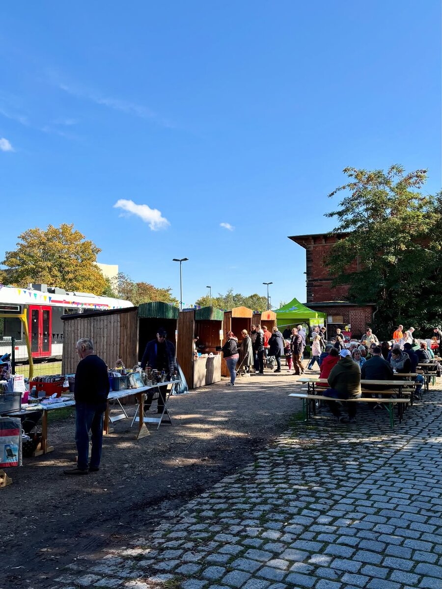 Am 03.10.2025 wurde in Roleben das 20. Unstrutbahnfest und das 20-jhrige Bestehen der IG Unstrutbahn e.V. gefeiert. (Foto: Philipp Spannemann)