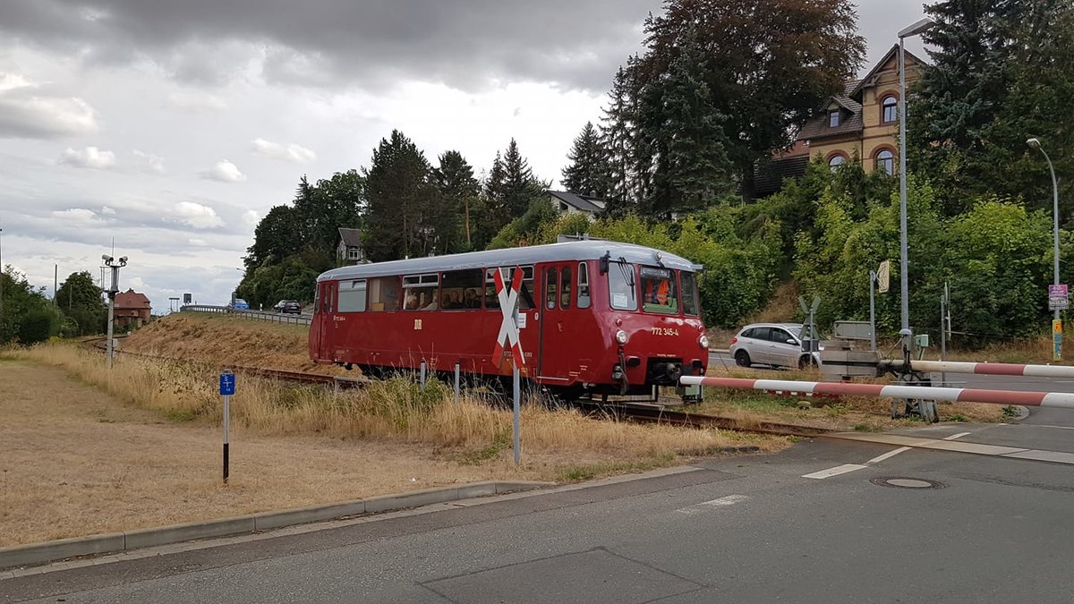 Am 25.08.2018 war 772 345-4 der EBS in Freyburg zum Unstrutbahnfest nach Nebra unterwegs. (Foto: Martin P. Schumann)