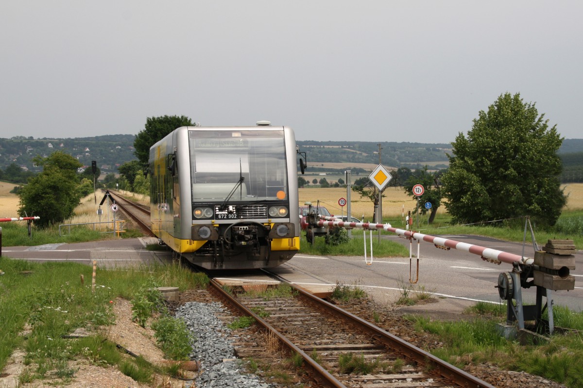 Burgenlandbahn 672 902 als RB 34873 von Wangen nach Naumburg Ost, am 27.06.2012 in Kleinjena. (Foto: Jens-Peter Ruske)