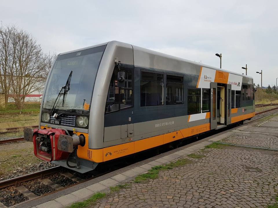 Burgenlandbahn 672 904 als RB 26886 nach Wangen, am 15.04.2018 in Naumburg Ost. (Foto: Marcel Grauke)
