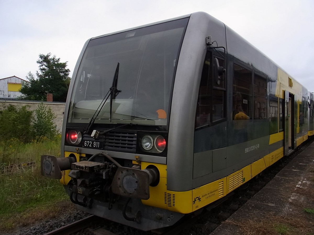 Burgenlandbahn 672 911 + 672 xxx als RB 34949 nach Nebra, am 13.09.2014 in Roßleben. Wegen dem Freyburger Winzerfest bestellte die IG Unstrutbahn e.V. bei der Burgenlandbahn vereinzelt Züge, die bis Roßleben verlängert wurden. (Foto: Ralf Kuke)