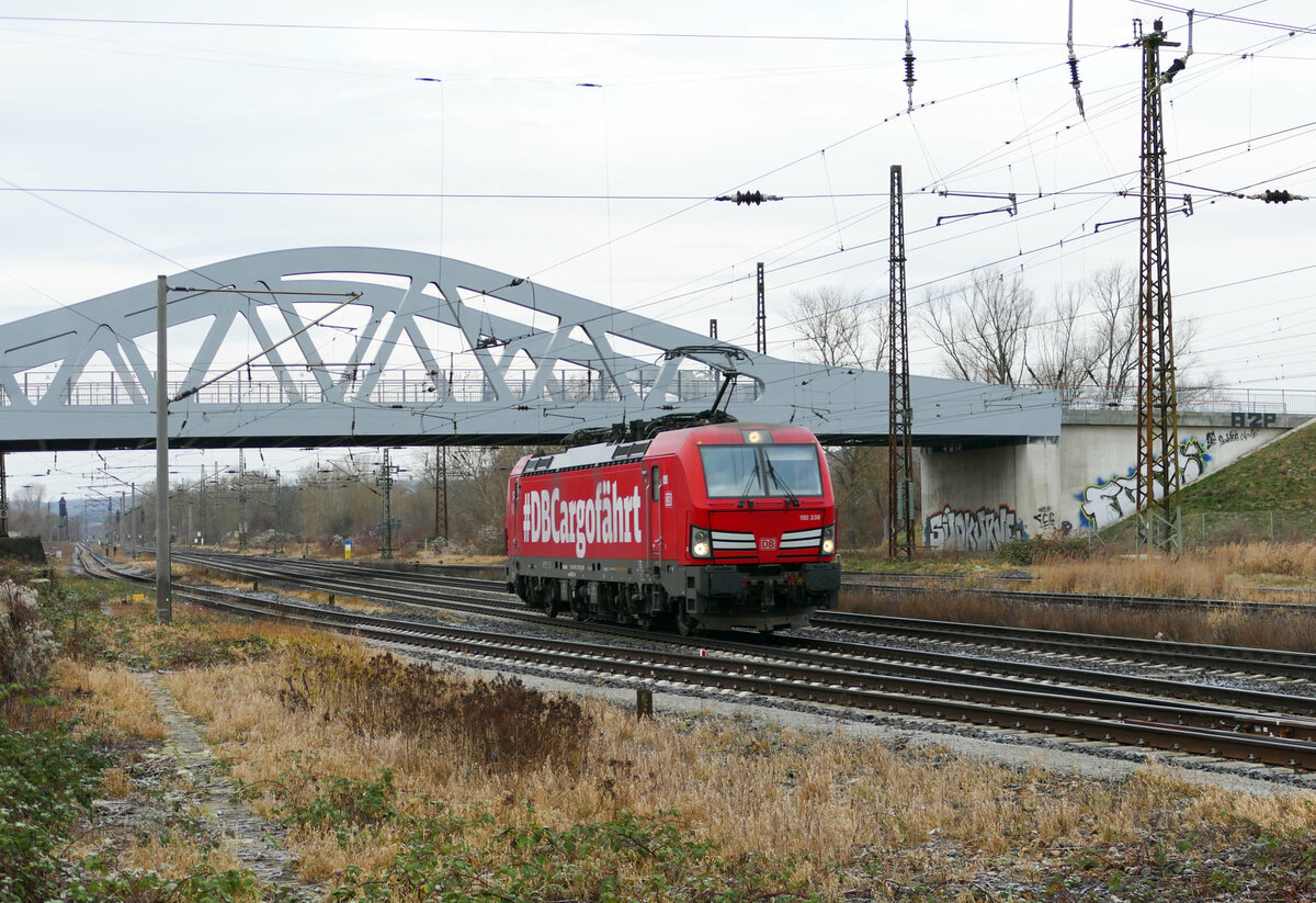 DB 193 338 #DBCargorfährt als Tfzf Richtung Weißenfels, am 07.01.2022 in Naumburg Hbf. (Foto: Wolfgang Krolop)