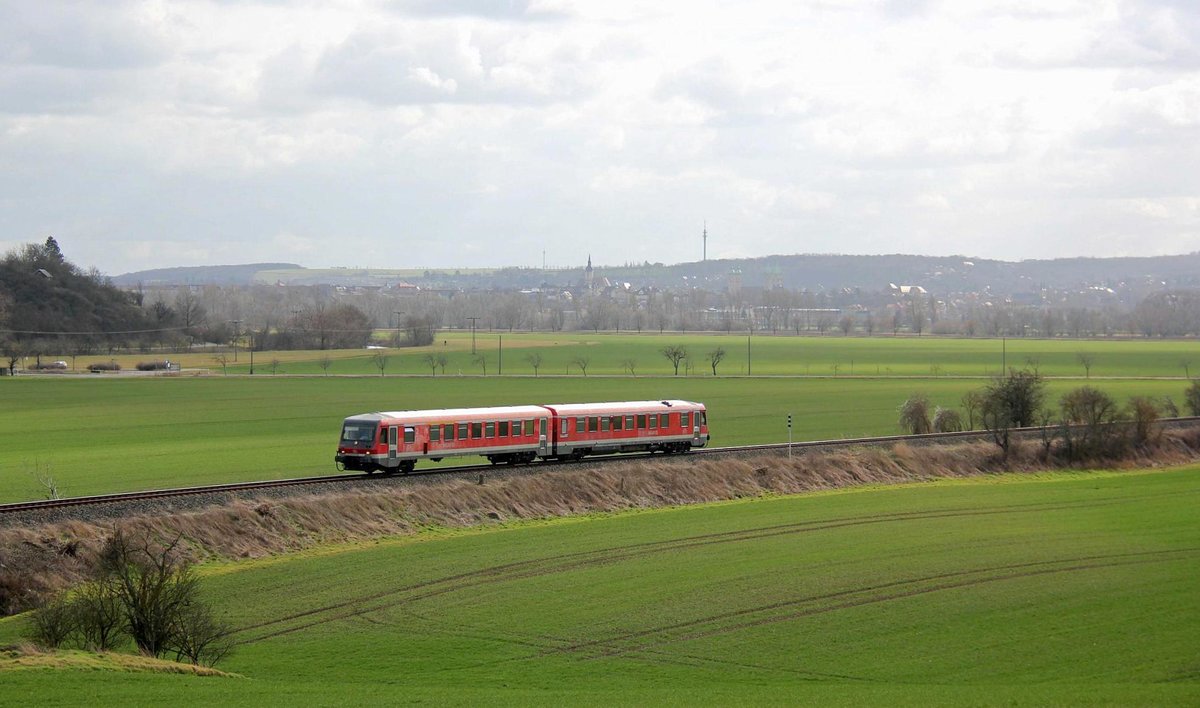 DB 628 207-2 als Tfzf von Ludwigshafen zum SSM Karsdorf, am 21.02.2020 bei Kleinjena. (Foto: Wolfgang Krolop)