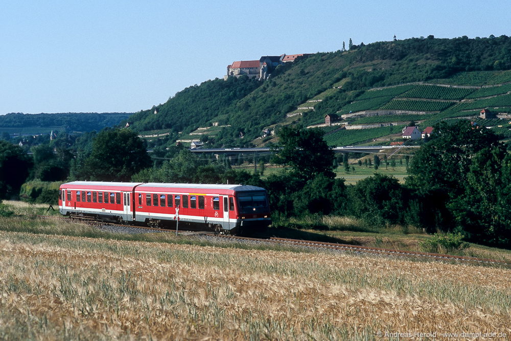 DB 628 601 als RB 26835 nach Zeitz, am 12.07.2006 bei Nißmitz. (Foto: Andreas Herold)
