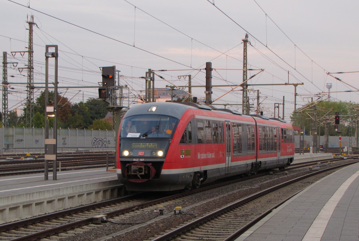 DB 642 187 als RB 17511  Unstrut-Schrecke-Express  aus Wangen, am 03.10.2015 in Erfurt Hbf.