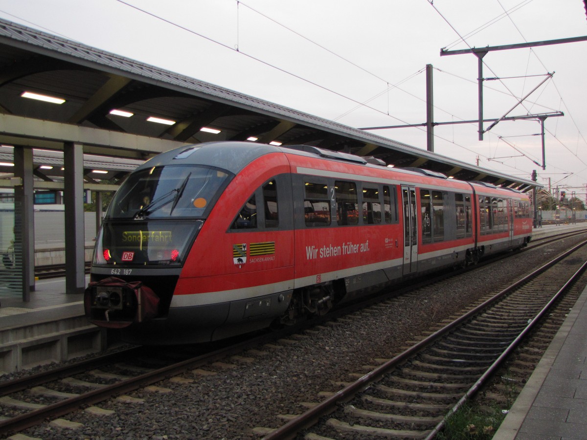 DB 642 187 als RB 17511  Unstrut-Schrecke-Express  aus Wangen, am 03.10.2015 nach der Ankunft in Erfurt Hbf.