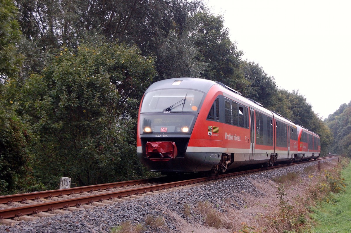 DB 642 195 + 642 724 als RB 34878 von Naumburg Ost nach Nebra, am 14.09.2014 bei Balgstädt. (Foto: dampflok015)