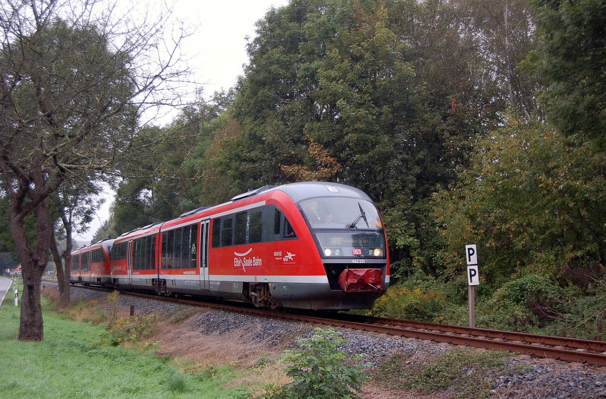 DB 642 221 + 642 719 als RB 34879 von Nebra nach Naumburg Ost, am 14.09.2014 bei Balgstädt. (Foto: dampflok015)