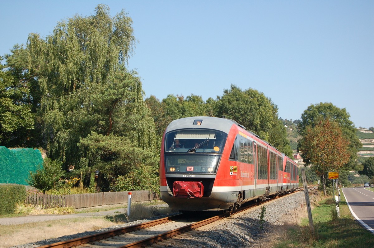DB 642 730 + 642 702 als RB 34876 von Naumburg Ost nach Nebra, am 07.09.2013 in Balgstädt. (Foto: dampflok015)