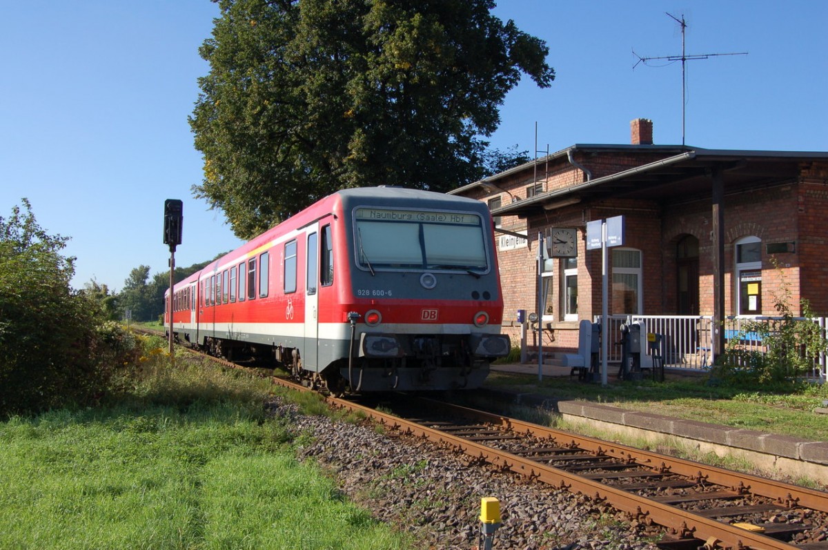 DB 928 600-6 als RB nach Naumburg Hbf, am 09.09.2006 in Kleinjena. (Foto: dampflok015)