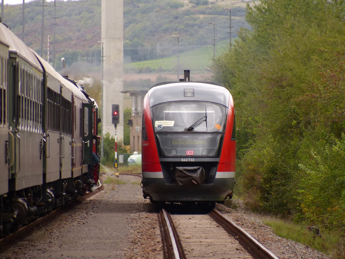 DB Erzgebirgsbahn 642 732 als RB-G 23897 nach Olbernhau, am 09.09.2017 in der Abstellung in Karsdorf Bbf.