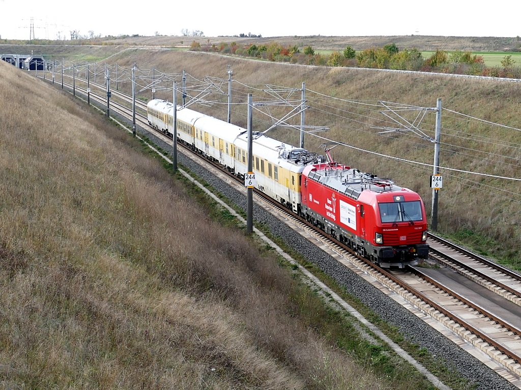 DB Systemtechnik 193 969 mit einem Messzug von Bamberg nach Leipzig, am 03.11.2022 auf der Neubaustrecke Erfurt – Leipzig/Halle bei Wennungen. (Foto: Thomas Fritzsche)