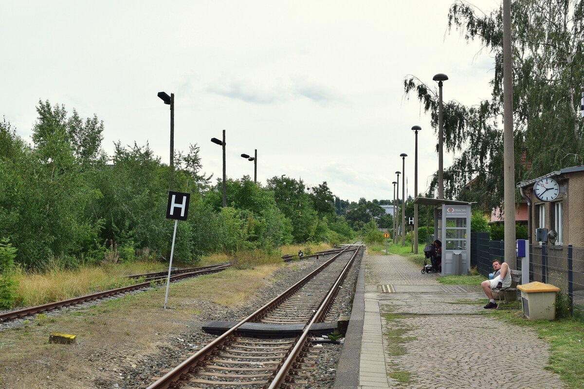 Der Bahnsteig vom Bahnhof Naumburg (S) Ost am 11.08.2021. (Foto: Dennis Fiedler)