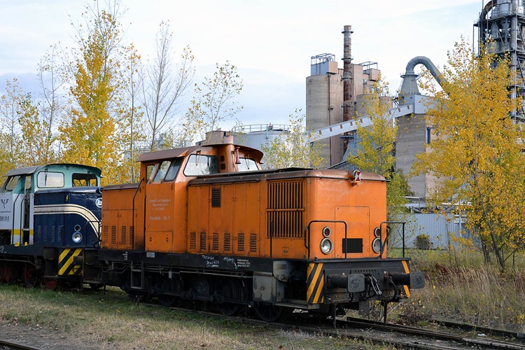 Die ehemalige Lok 6 (LEW 15611) vom Zellstoff- und Papierfabrik Rosenthal GmbH in  Blankenstein, am 21.10.2013 abgestellt in Karsdorf. (Foto: Manfred Uy)
