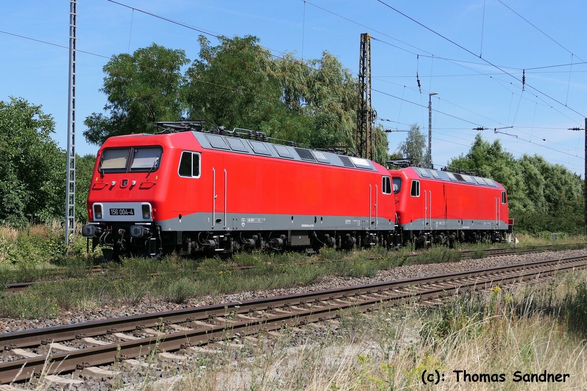 Die FWK 156 004-4 pausierte am 02.08.2022 zusammen mit der FWK 156 003-6 in Naumburg (Saale) Hauptbahnhof.(Foto: Thomas Sander)