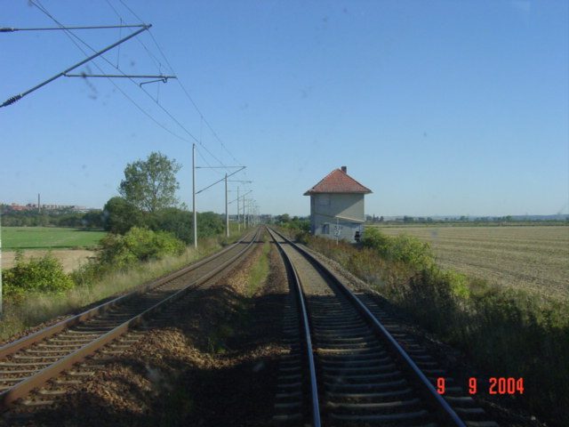 Die Unstrutbahn zwischen Reinsdorf (b Artern) und Artern am 08.09.2004. (Foto: Carsten Klinger)