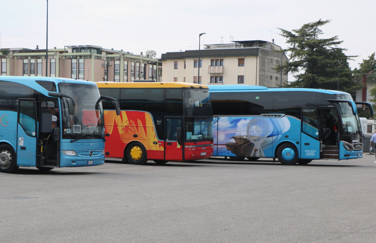 Diverse - Mercedes + Van Hool + Setra am 19. M�rz 2026 in Padova (Aufnahme: Martin Beyer)