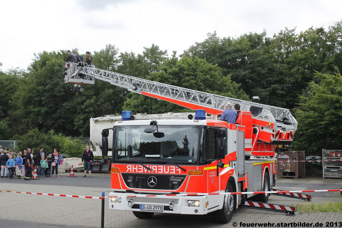 DLK 23-12 der Feuer und Rettungswache Wersten.
