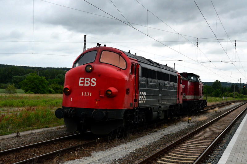 EBS 227 003-1 + 202 597-1, kurz vor der Abfahrt nach Karsdorf, am 19.06.2015 in Naumburg Hbf. (Foto: Thomas Fritzsche)