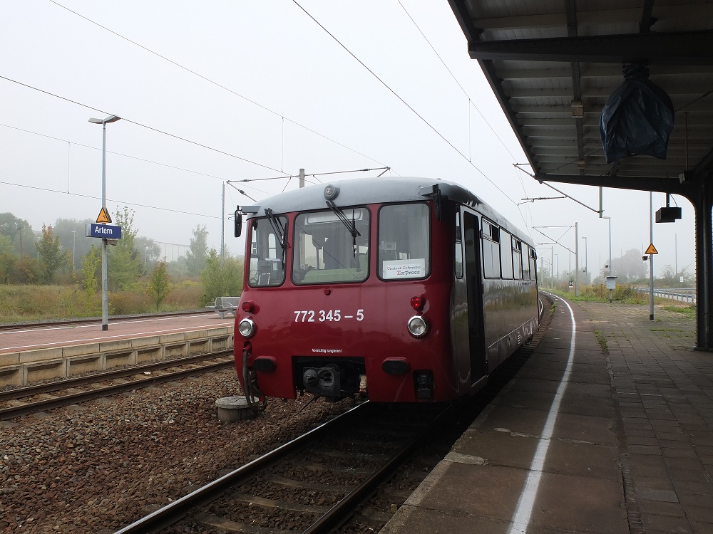 EBS 772 345-5 als 8.  Unstrut-Schrecke-Express  DPE 68913 von Erfurt Hbf nach Roßleben, am 07.09.2014 beim Halt in Artern. (Foto: Heiko Kern)