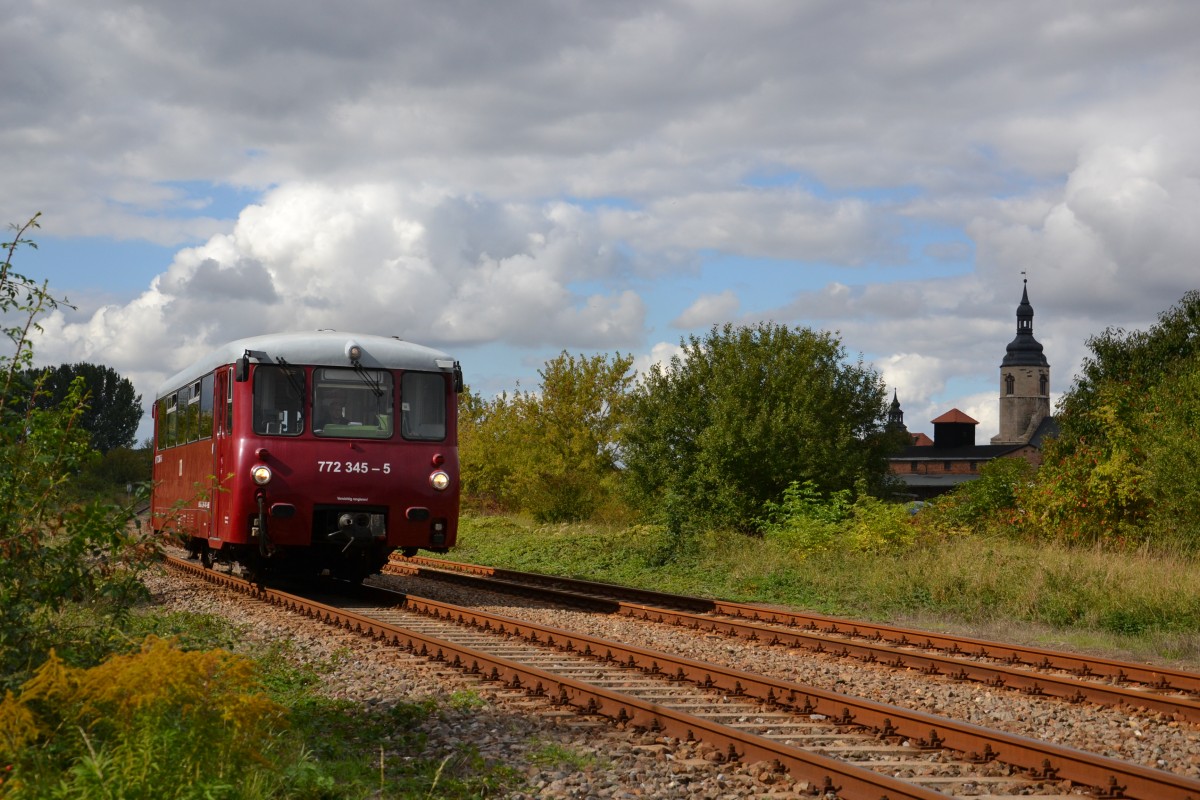 EBS 772 345-5 als Sonderzug von Karsdorf nach Freyburg, am 27.09.2015 bei der Ausfahrt in Laucha. (Foto: Peter Polzin)