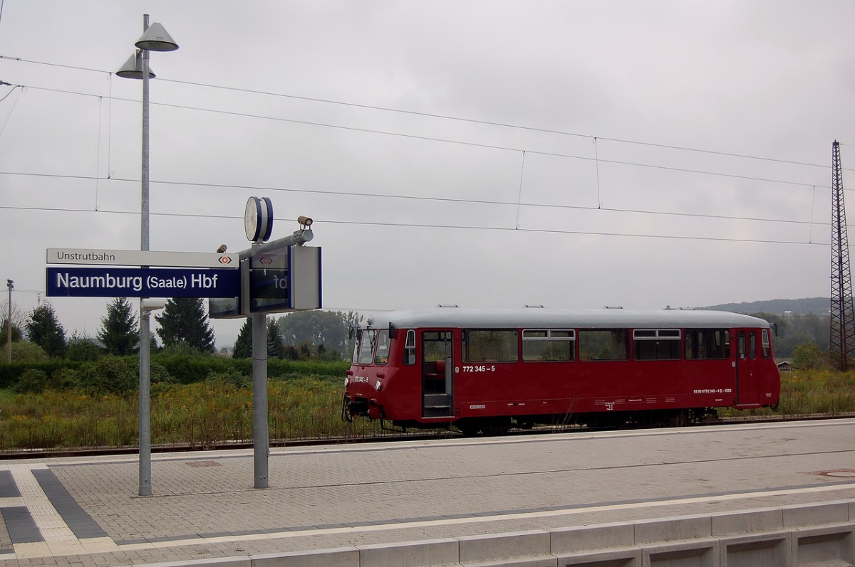 EBS 772 345-5 auf der Rückfahrt von Geraer Eisenbahnwelten nach Karsdorf, am 15.09.2014 in Naumburg Hbf. (Foto: dampflok015)
