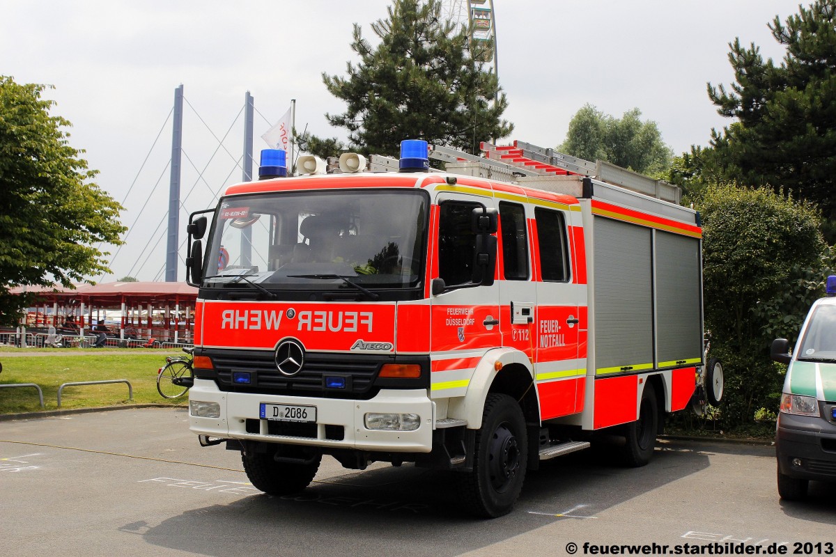 HLF 20/16 (02-HLF20-02).
Das Fahrzeug ist auf der Feuerwache 2 in D�sseldorf Oberkassel Stationiert.
Aufgenommen am 13.7.2013.