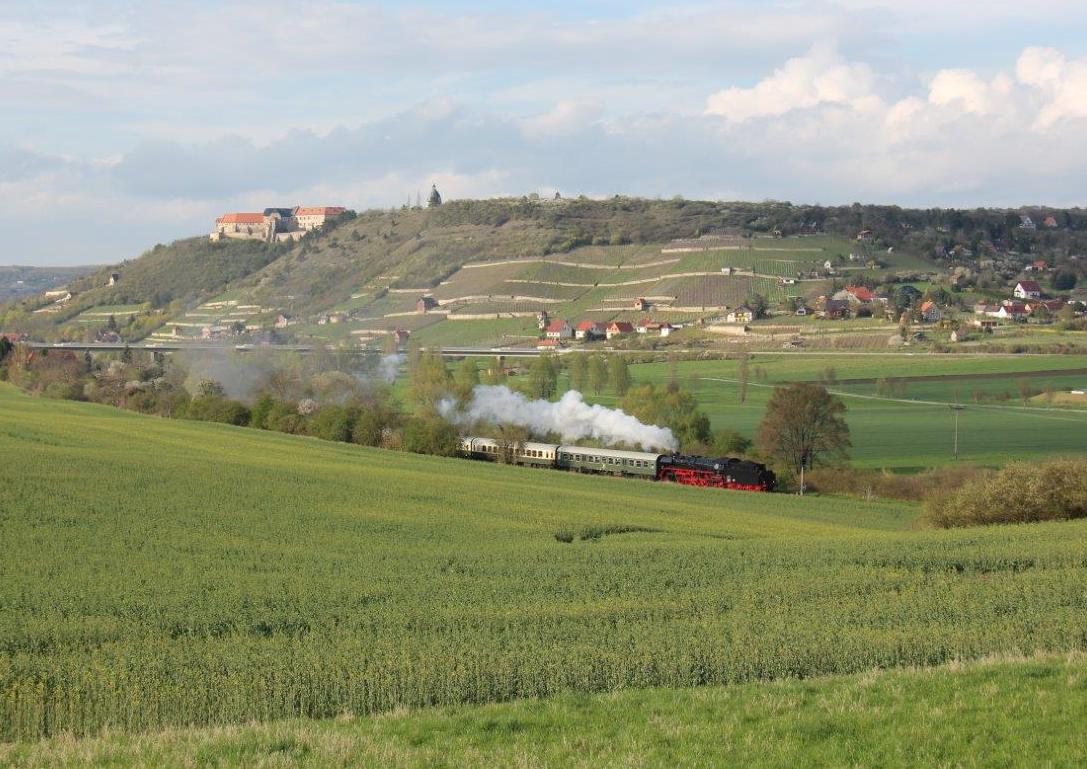 IGE Werrabahn 41 1144-9 mit dem RE 16189 von Freyburg nach Eisenach, am 17.04.2016 bei Nißmitz. (Foto: Wolfgang Krolop)