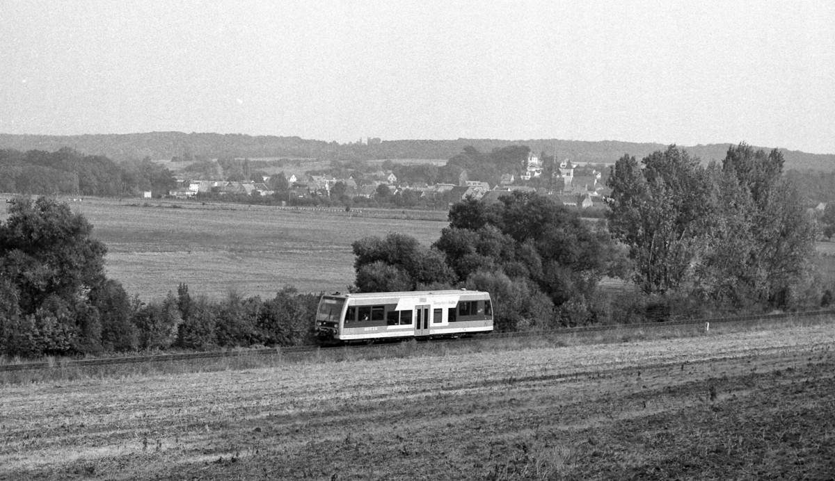 KEG VT 3.13 als RB nach Nebra, am 19.09.1999 auf der Unstrutbahn bei Nißmitz. (Foto: Dieter Riehemann)