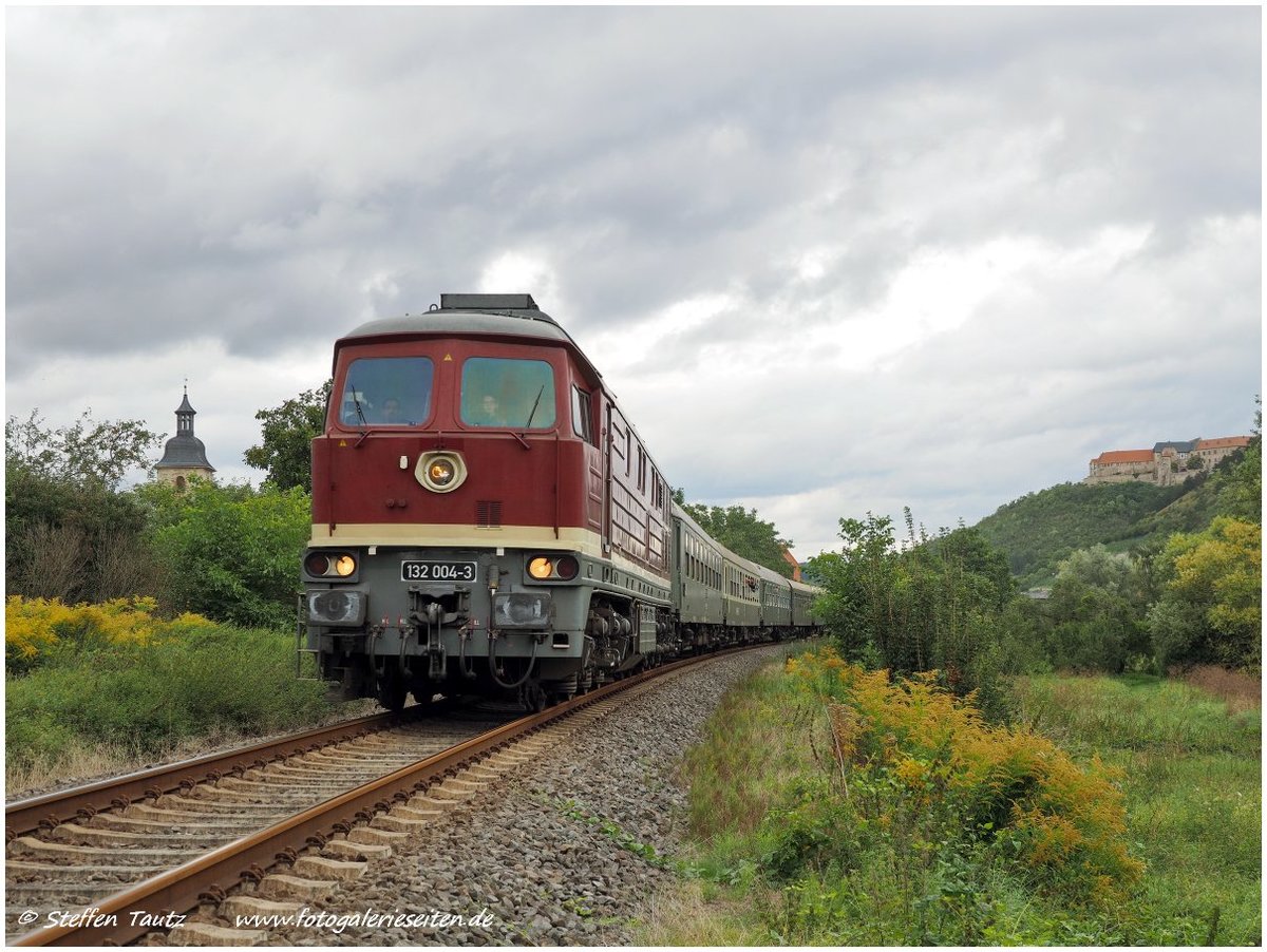 LEG 132 004-3 mit dem DPE 52335 von Freyburg (U) nach Chemnitz Hbf, am 09.09.2017 in Nimitz. (Foto: Steffen Tautz)