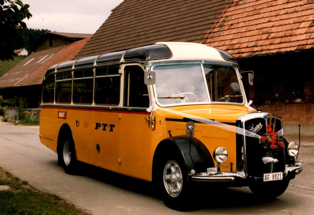 (MD153) - Aus dem Archiv: Dubach, Walde - Nr. 1/AG 8821 - Saurer/Krapf (ex Bearth, Brigels Nr. 1; ex P 22'060; ex Tscharner, Thusis) im Oktober 1985