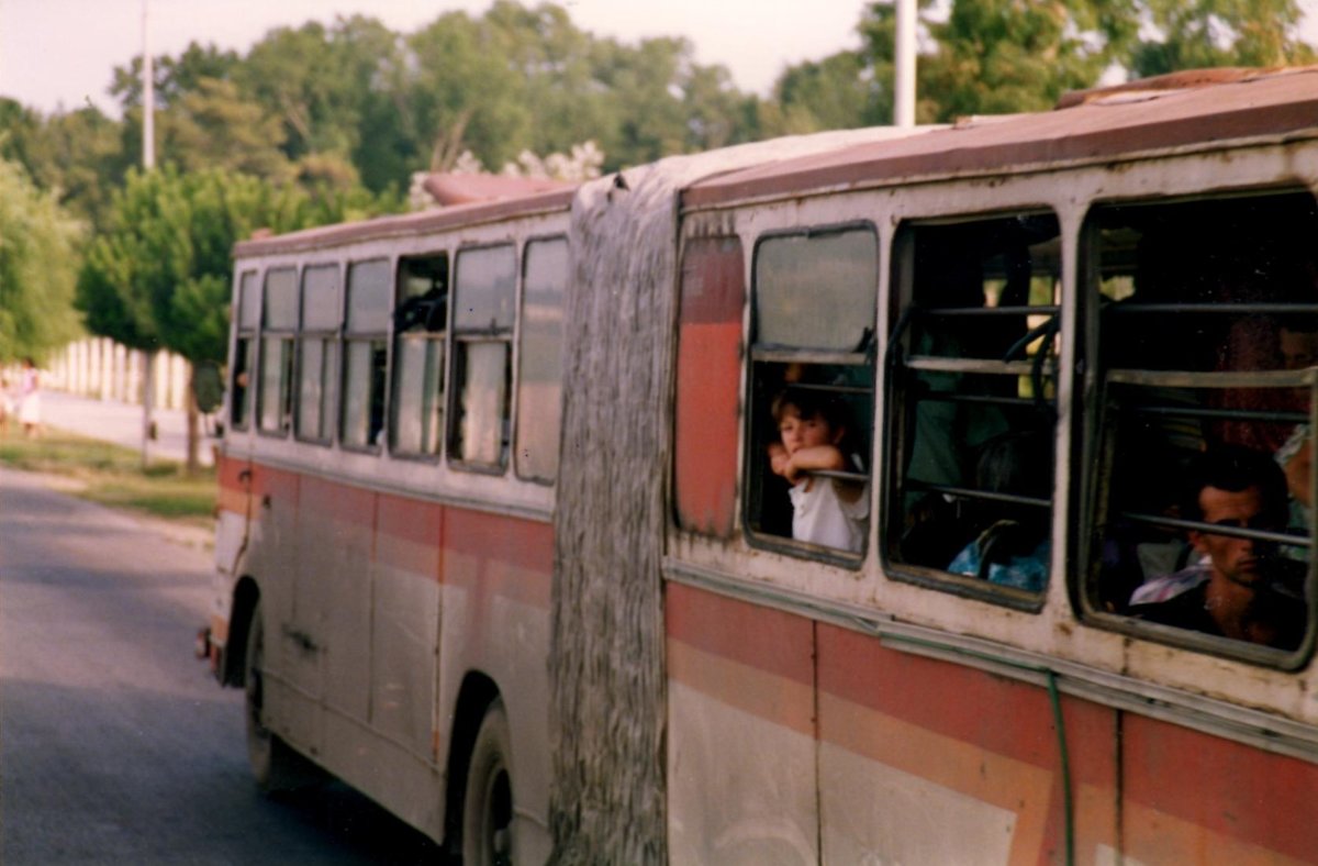 (MD483) - Aus dem Archiv: ??? - ??? im Januar 1992 in Tirana