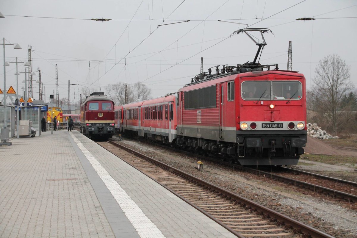 MEG 155 049-0 brachte am 24.03.2019 zahlreiche Triebwagen der BR 628 zur Abstellung in Karsdorf bis nach Naumburg Hbf. (Foto: Christian Bissel)