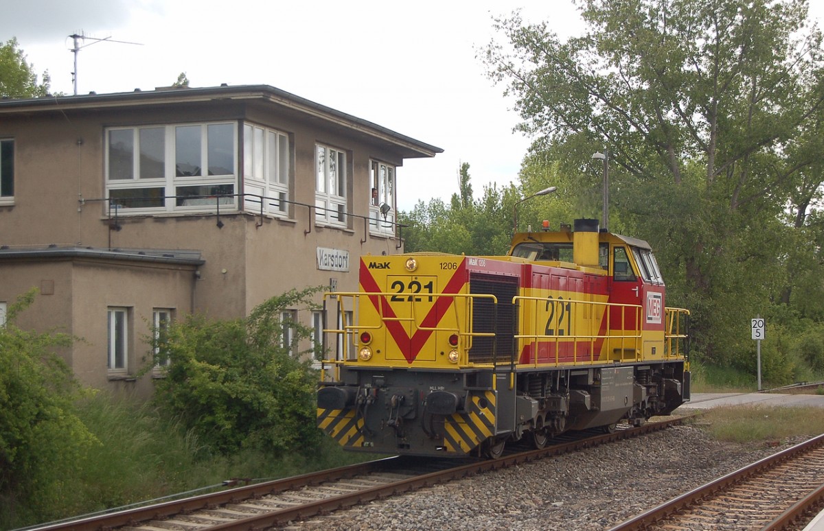 MEG 221 am 15.05.2014 in Karsdorf Bbf. Sie holte neue Staubgutwagen, die von der EBS bereitgestellt wurden. (Foto: dampflok015)