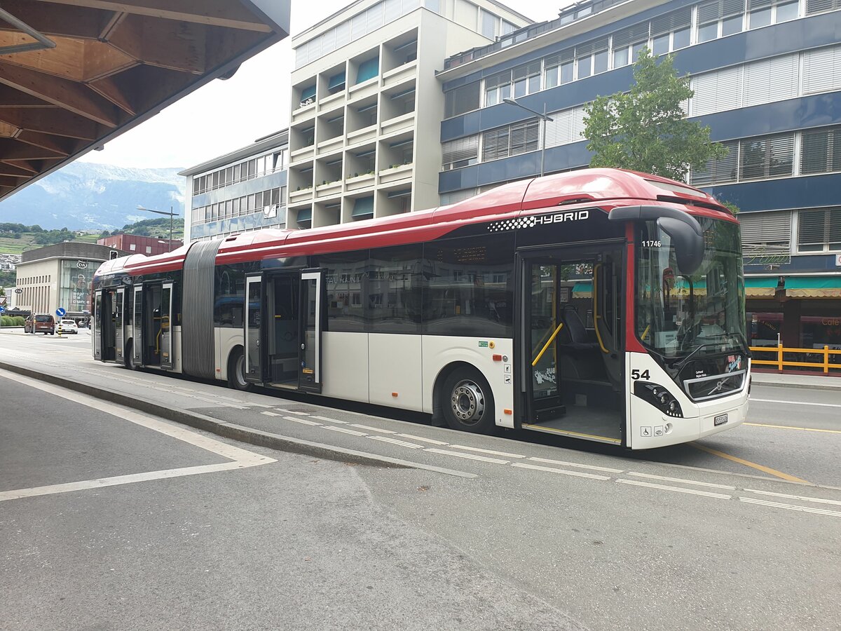 Postauto Wallis - Nr. 54/VS 531'436 - PID 11746 - Volvo le 20 juin 2022  Sion, gare