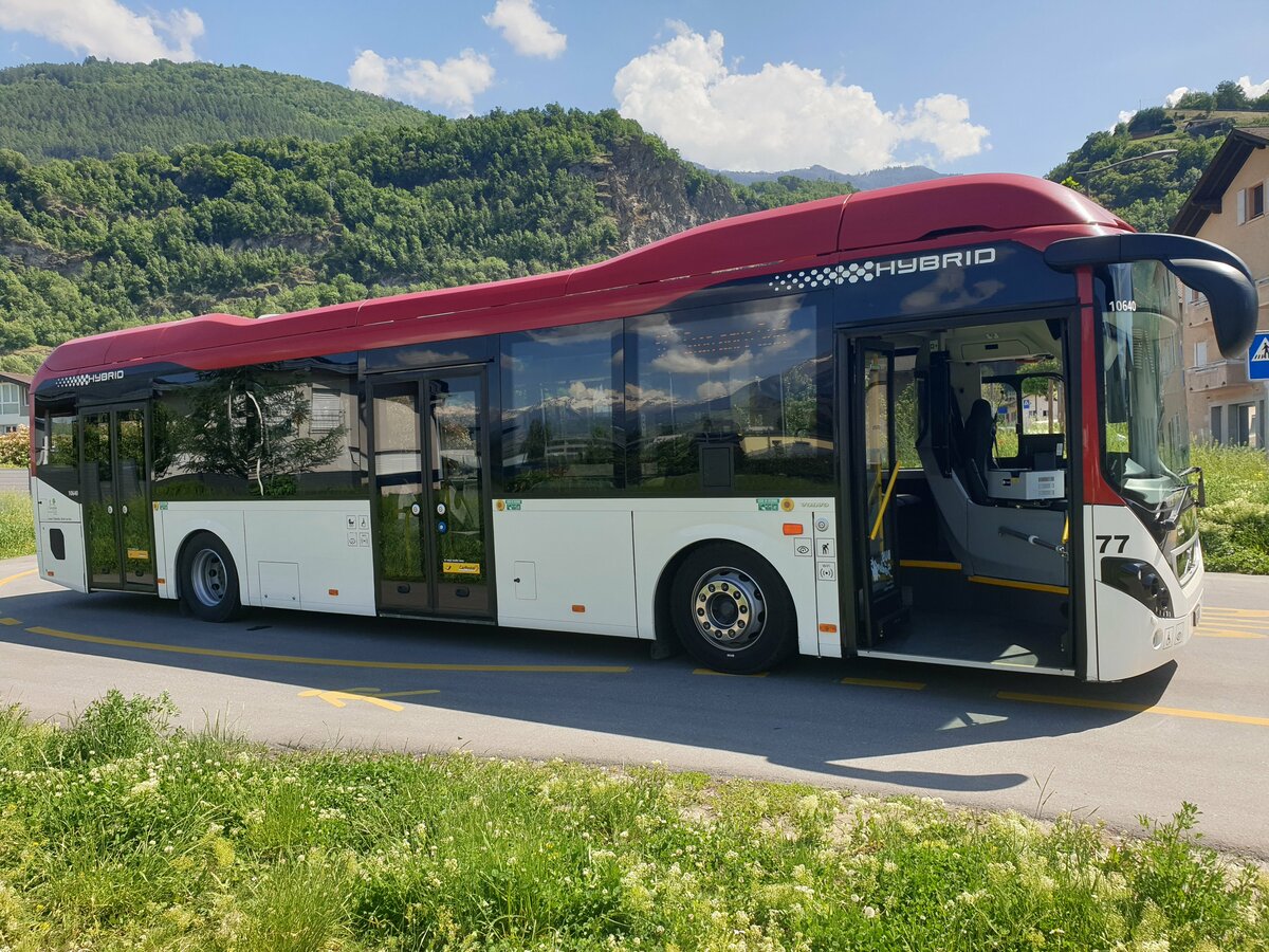 Postauto Wallis - Nr. 77/VS 459'800 - PID 10640 - Volvo le 21 juin 2022  Aproz, Village