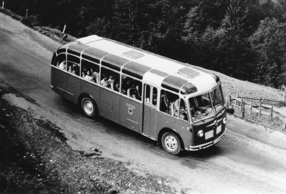 (R 22) - Aus dem Archiv: AFA Adelboden - Nr. 8/BE 26'708 - FBW/R&J um 1969 in Achseten, Tregel