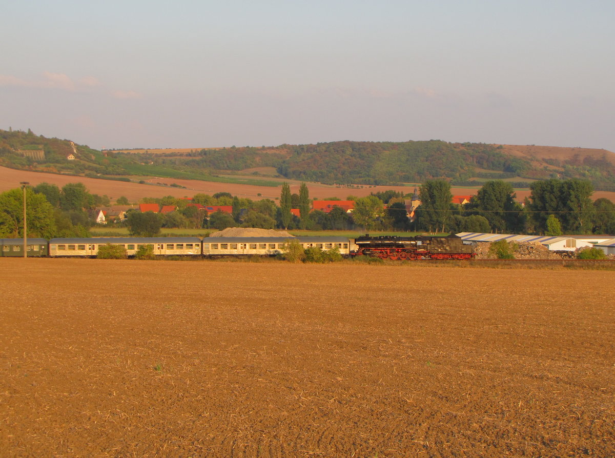 SEM 50 3648-8 mit dem DPE 62145 von Karsdorf nach Chemnitz Hbf, am 10.09.2016 bei Laucha.