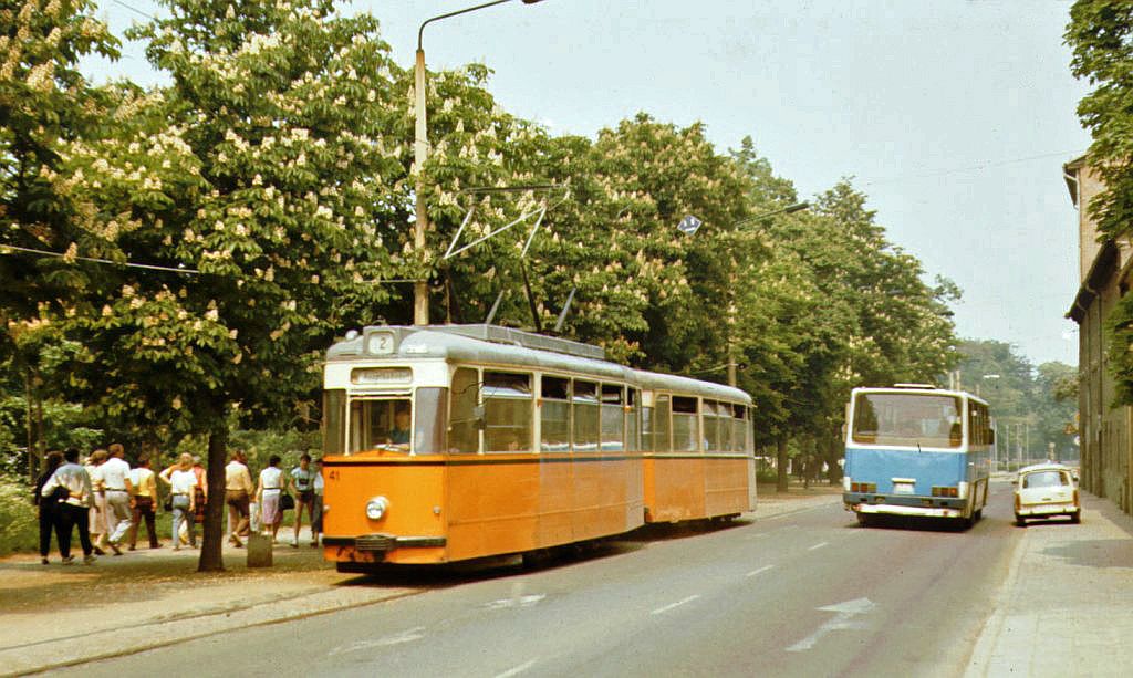 Tw 41 am 20.05.1989 unterwegs in Naumburg. (Foto: Markus Winter)