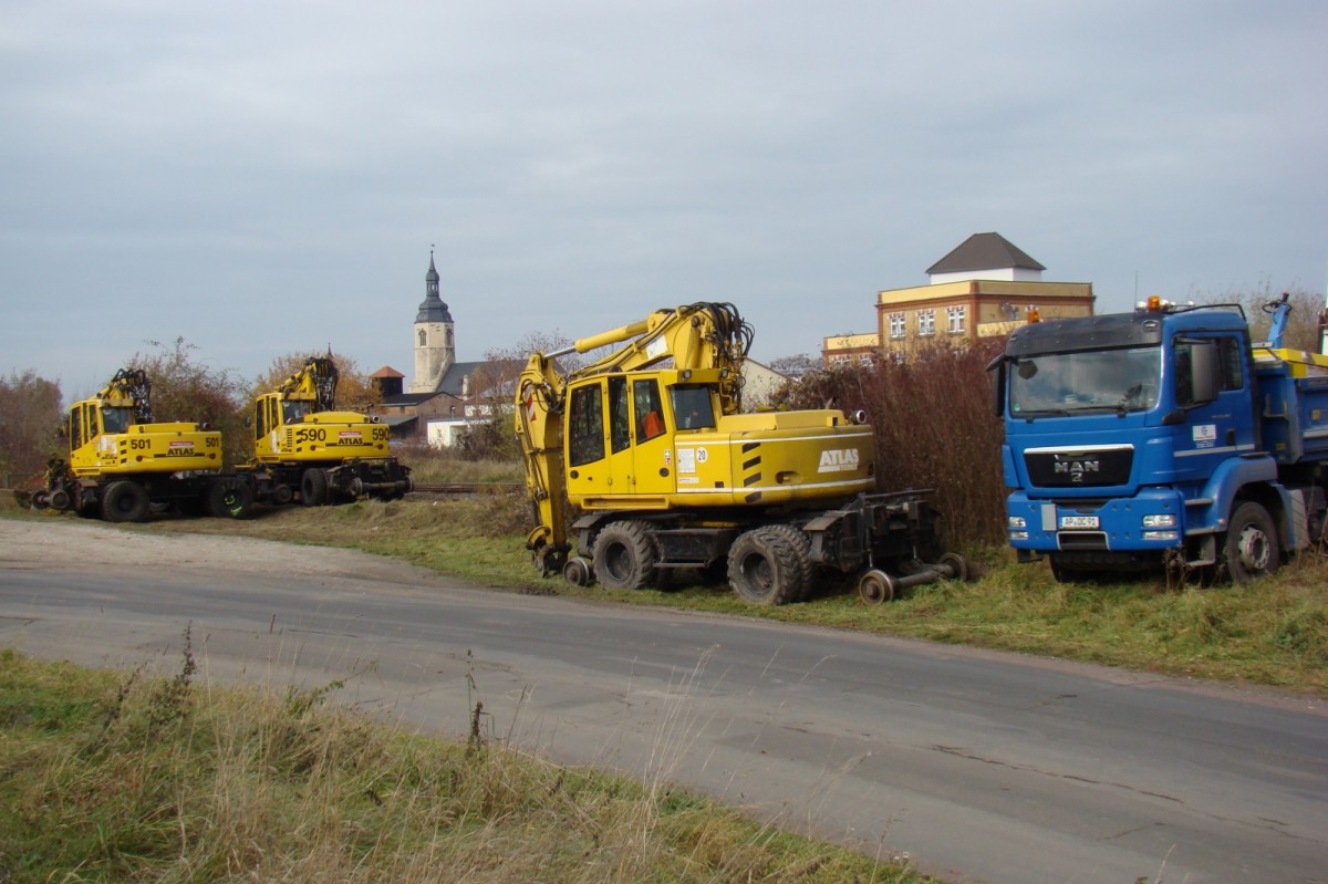 Vorbereitung zum Rückbau von nicht mehr benötigten Weichen, am 07.11.2015 in Laucha. (Foto: Günther Göbel)