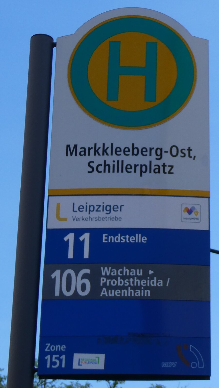 (264'489) - Leipziger Verkehrsbetriebe/REGIONALBUSLEIPZIG-Haltestellenschild - Markkleeberg-Ost, Schillerplatz