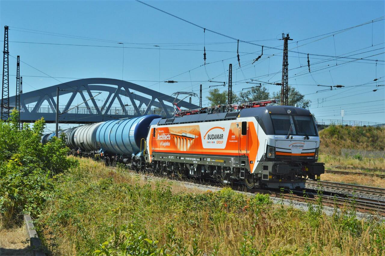 Budamar 383 220 mit dem DGS 48996 von Wien-Stadlau nach Hamburg, am 12.08.2022 in Naumburg (S) Hbf. (Foto: dampflok015)