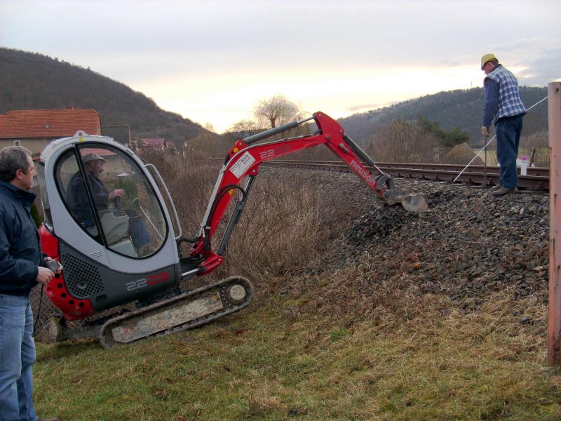 Der erste Spatenstich für den Bau des Hp Wangen (Arche Nebra) zwischen Nebra und Roßleben; 09.03.2009 (Foto: Klaus Pollmächer)