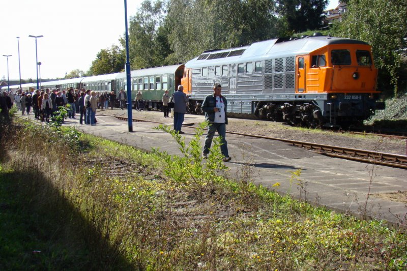 Der Sonderzug des Lausitzer Dampflokclubs nach der Ankunft in Freyburg; 13.09.2008 (Foto: Günther Göbel)