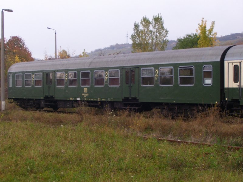 DR 50 80 21-12 053-2 Bmh von DB Regio Thringen, im  Rotkppchen-Express II  aus Eisenach, im Bf Karsdorf; 21.10.2007