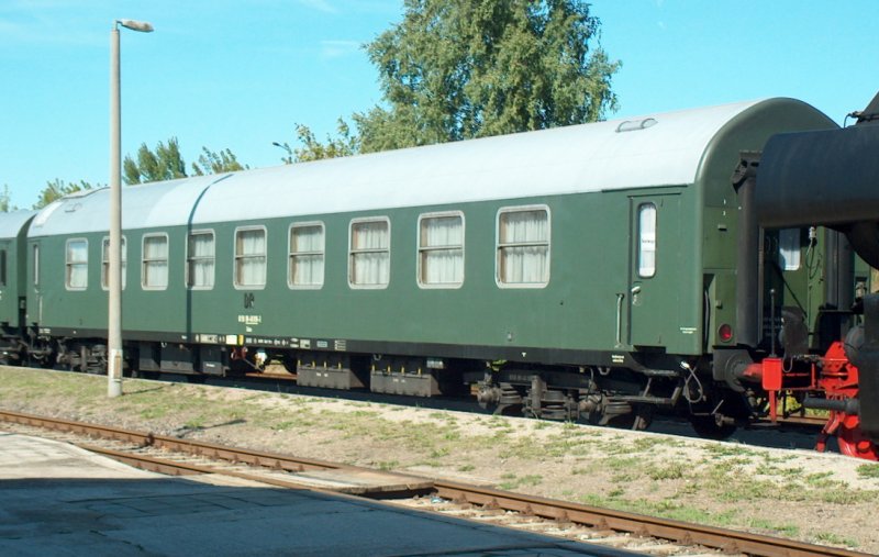 DR 6150 89-40 018-3 Salonwagen vom Eisenbahnmuseum Bayerischer Bahnhof zu Leipzig e.V., im Winzerfestsonderzug aus Leipzig, am 13.09.2008 im Bf Karsdorf.